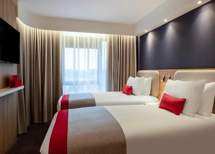 Holiday Inn Express Cambridge West - Cambourne By Ihg